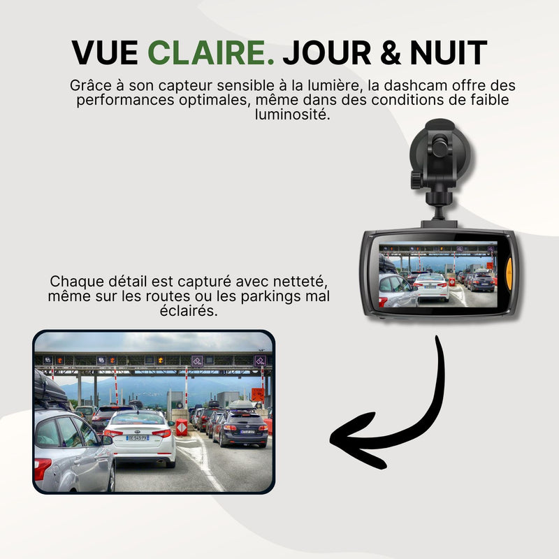 Dashcam filmant en haute définition une file de voitures à un péage, avec une image nette même en faible éclairage.